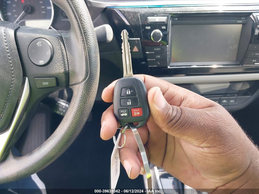 2014 Toyota Corolla Le VIN: 2T1BURHE2EC108649 Lot: 39631042