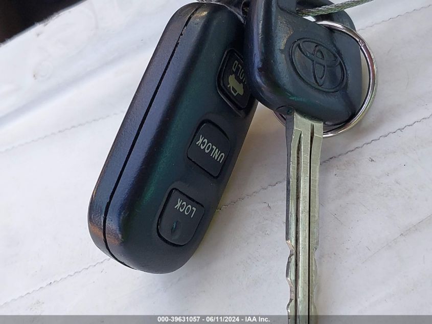 2005 Toyota Camry Le VIN: 4Z1BE32K35U579653 Lot: 39631057