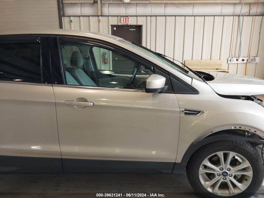 2017 Ford Escape Se VIN: 1FMCU0GD5HUE02607 Lot: 39631241