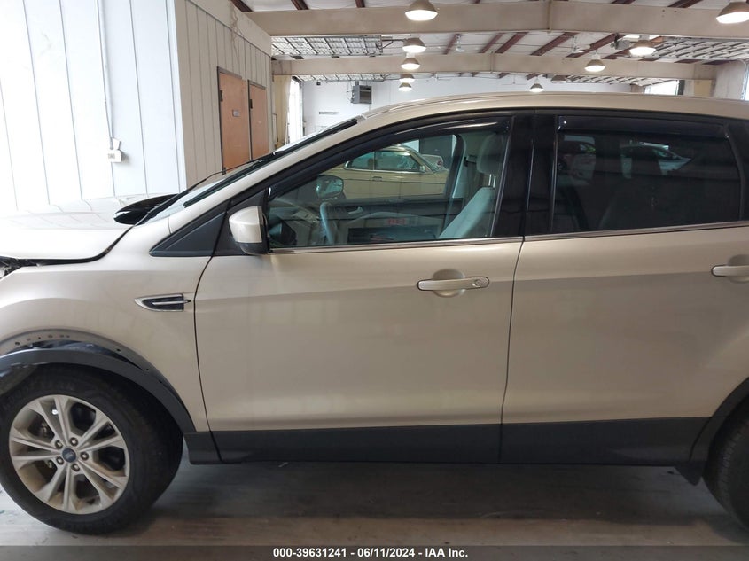 2017 Ford Escape Se VIN: 1FMCU0GD5HUE02607 Lot: 39631241