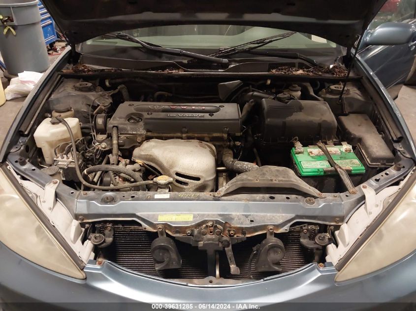 2004 Toyota Camry Le VIN: 4T1BE32K94U889742 Lot: 39631285