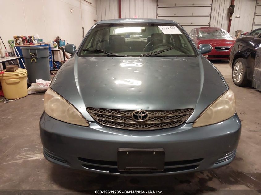 2004 Toyota Camry Le VIN: 4T1BE32K94U889742 Lot: 39631285