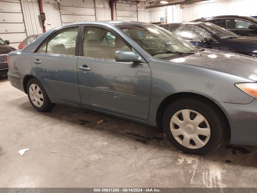 2004 Toyota Camry Le VIN: 4T1BE32K94U889742 Lot: 39631285