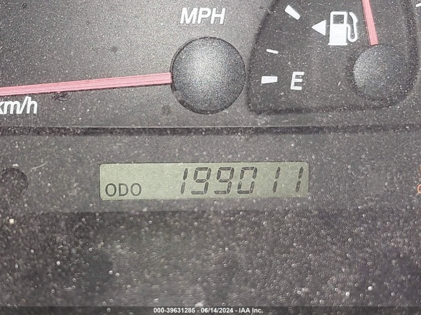 2004 Toyota Camry Le VIN: 4T1BE32K94U889742 Lot: 39631285