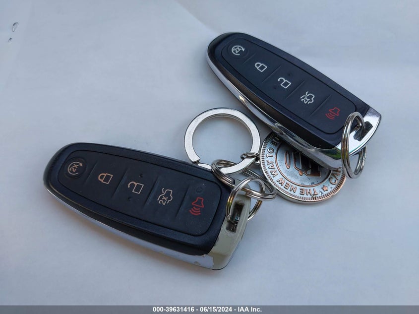 2017 Ford Escape Titanium VIN: 1FMCU0J95HUA47393 Lot: 39631416