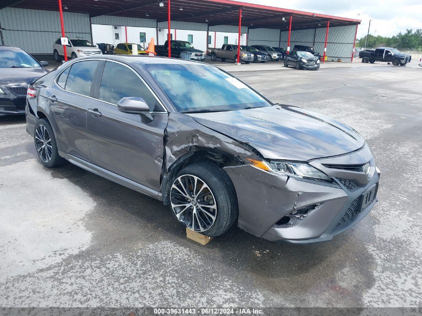 4T1B11HK1JU051496 2018 TOYOTA CAMRY - Image 1