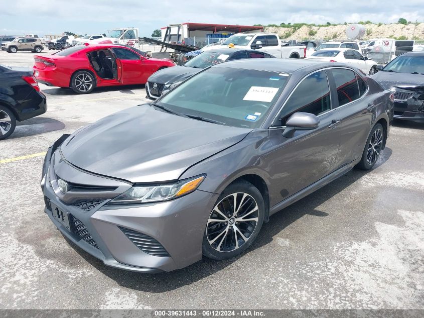 4T1B11HK1JU051496 2018 TOYOTA CAMRY - Image 2