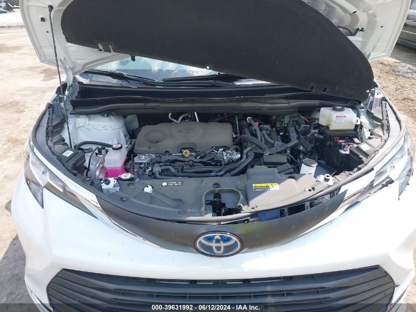 5TDYRKEC3N5133541 2022 Toyota Sienna Xle