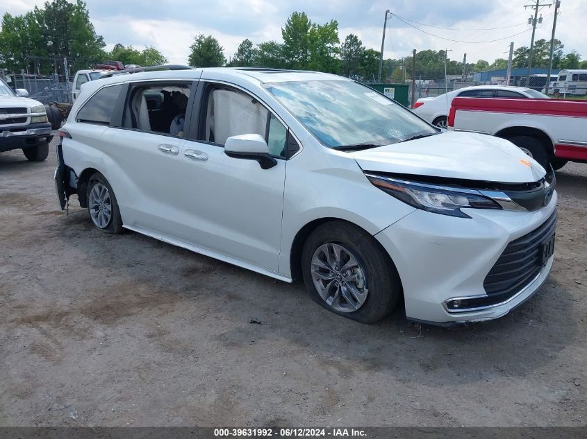 5TDYRKEC3N5133541 2022 Toyota Sienna Xle