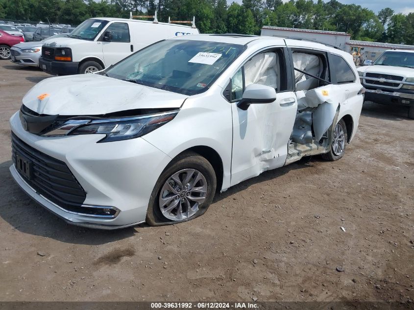 5TDYRKEC3N5133541 2022 Toyota Sienna Xle