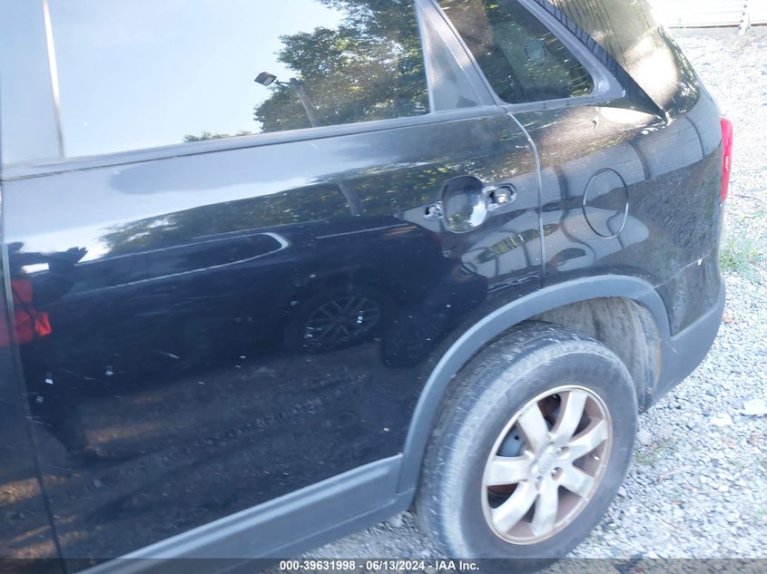 2011 Kia Sorento Lx VIN: 5XYKT3A12BG079676 Lot: 39648819