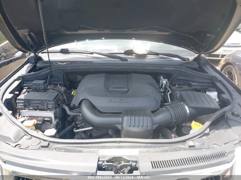 2011 Jeep Grand Cherokee Laredo VIN: 1J4RR4GG5BC608969 Lot: 39632023