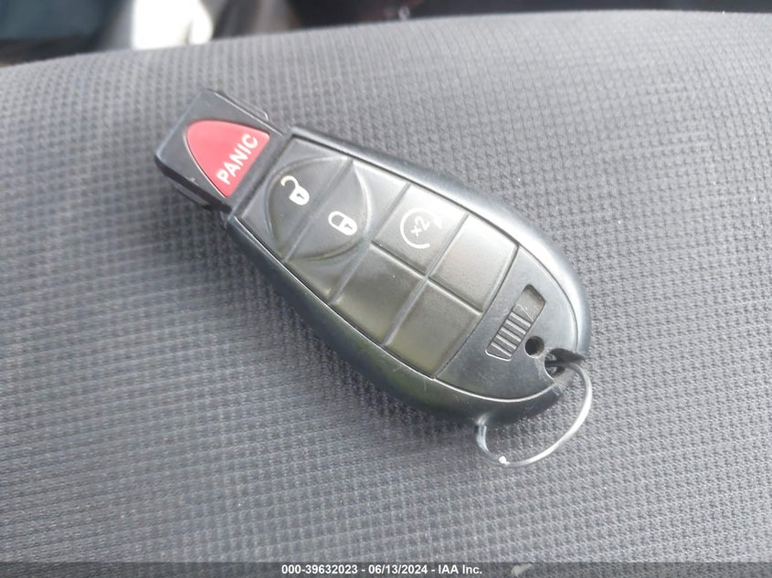 2011 Jeep Grand Cherokee Laredo VIN: 1J4RR4GG5BC608969 Lot: 39632023