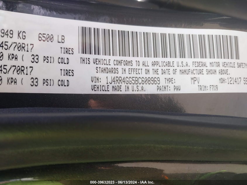 2011 Jeep Grand Cherokee Laredo VIN: 1J4RR4GG5BC608969 Lot: 39632023