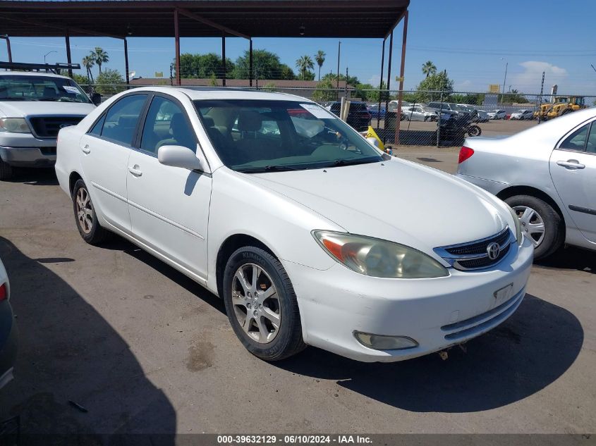 2004 Toyota Camry Le VIN: JTDBE30K240256384 Lot: 39632129