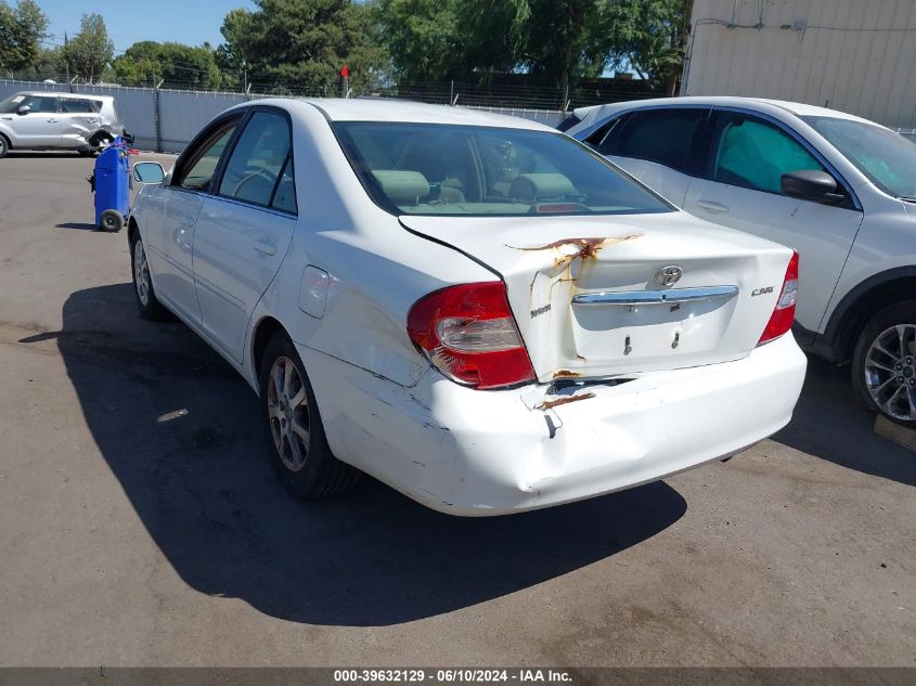 2004 Toyota Camry Le VIN: JTDBE30K240256384 Lot: 39632129