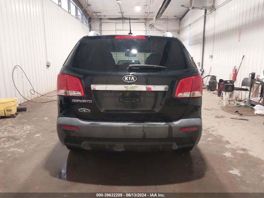 2011 Kia Sorento Lx VIN: 5XYKT3A10BG102873 Lot: 39632209