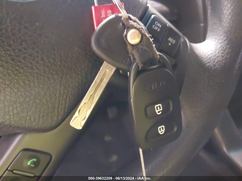 2011 Kia Sorento Lx VIN: 5XYKT3A10BG102873 Lot: 39632209