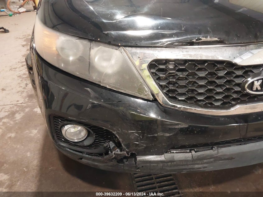 2011 Kia Sorento Lx VIN: 5XYKT3A10BG102873 Lot: 39632209