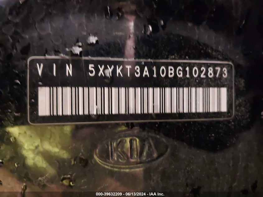 2011 Kia Sorento Lx VIN: 5XYKT3A10BG102873 Lot: 39632209