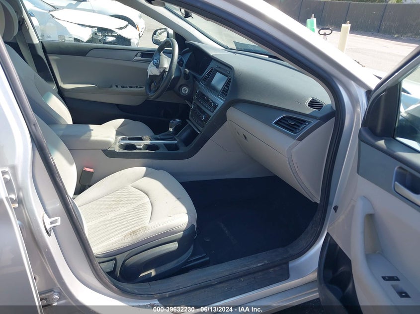 VIN 5NPE24AF3HH539897 2017 HYUNDAI SONATA SE
