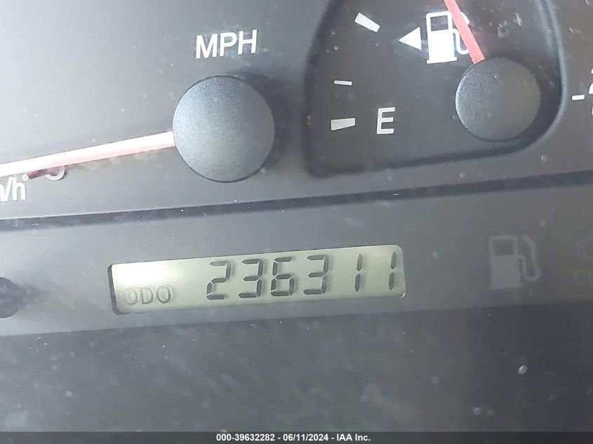 2004 Toyota Camry Xle VIN: 4T1BE30K14U867415 Lot: 39632282