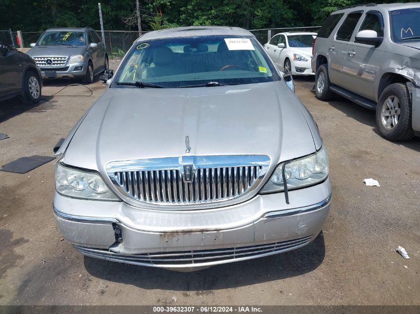 2007 Lincoln Town Car Signature Limited VIN: 1LNHM82W27Y604695 Lot: 39632307