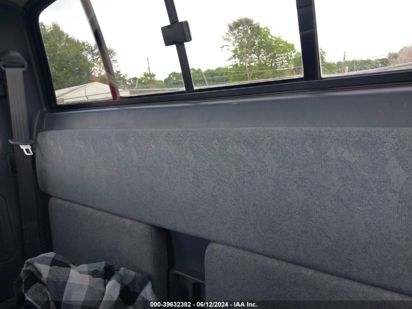 2000 Toyota Tacoma VIN: 4TAVL52NXYZ638469 Lot: 39632382