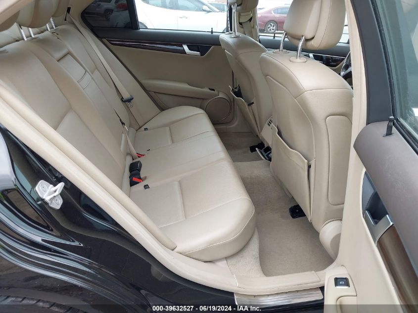 2013 Mercedes-Benz C 300 Luxury 4Matic/Sport 4Matic VIN: WDDGF8AB2DR296254 Lot: 39632527