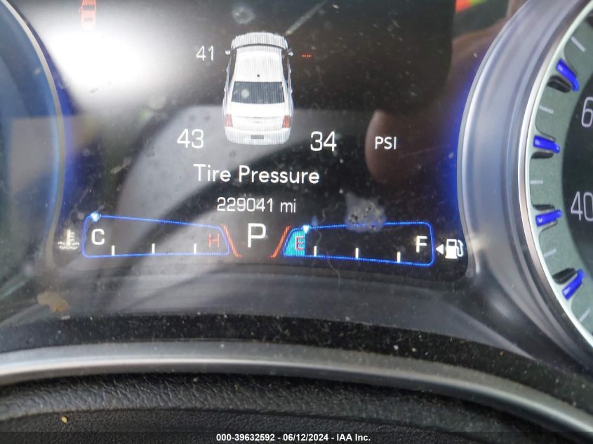 2017 Chrysler 300 Limited VIN: 02C3CCAAG1HH50602 Lot: 39632592