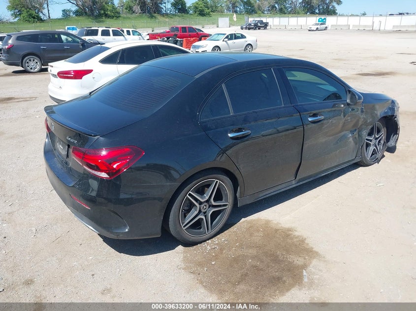 2020 Mercedes-Benz A 220 4Matic VIN: W1K3G4FB8LJ215462 Lot: 39633200