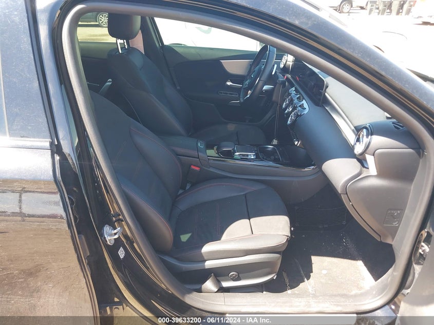 2020 Mercedes-Benz A 220 4Matic VIN: W1K3G4FB8LJ215462 Lot: 39633200