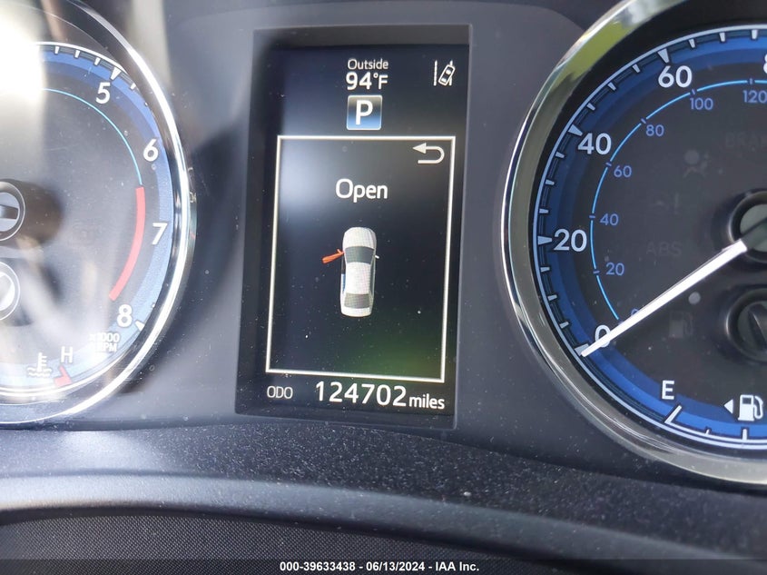 2017 Toyota Corolla Se VIN: 5YFBURHE2HP661757 Lot: 39633438