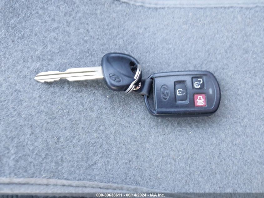 2004 Hyundai Elantra Gls/Gt VIN: KMHDN46D94U826974 Lot: 39633611