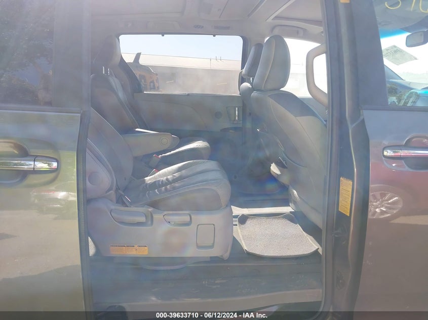 2011 Toyota Sienna Limited VIN: 5TDDK3DC3BS001550 Lot: 39633710