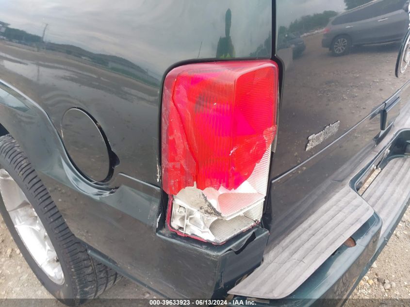 2002 Cadillac Escalade Standard VIN: 1GYEK63NX2R309591 Lot: 39633923