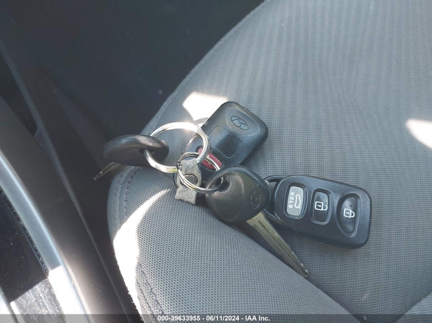 2012 Hyundai Elantra Gls VIN: 5NPDH4AE1CH070500 Lot: 39633955