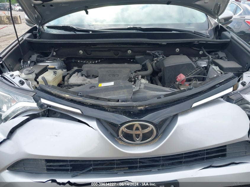 VIN 2T3RFREV7HW688956 2017 TOYOTA RAV4 XLE