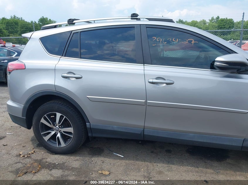 VIN 2T3RFREV7HW688956 2017 TOYOTA RAV4 XLE