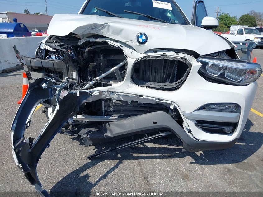 2018 BMW X3 xDrive30I VIN: 5UXTR9C52JLC74929 Lot: 39634301