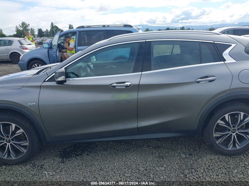 2017 INFINITI QX30 LUXURY - SJKCH5CRXHA026461