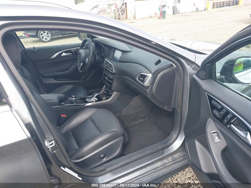 2017 INFINITI QX30 LUXURY - SJKCH5CRXHA026461