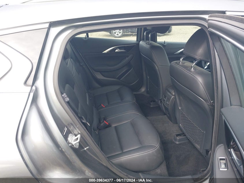 2017 INFINITI QX30 LUXURY - SJKCH5CRXHA026461