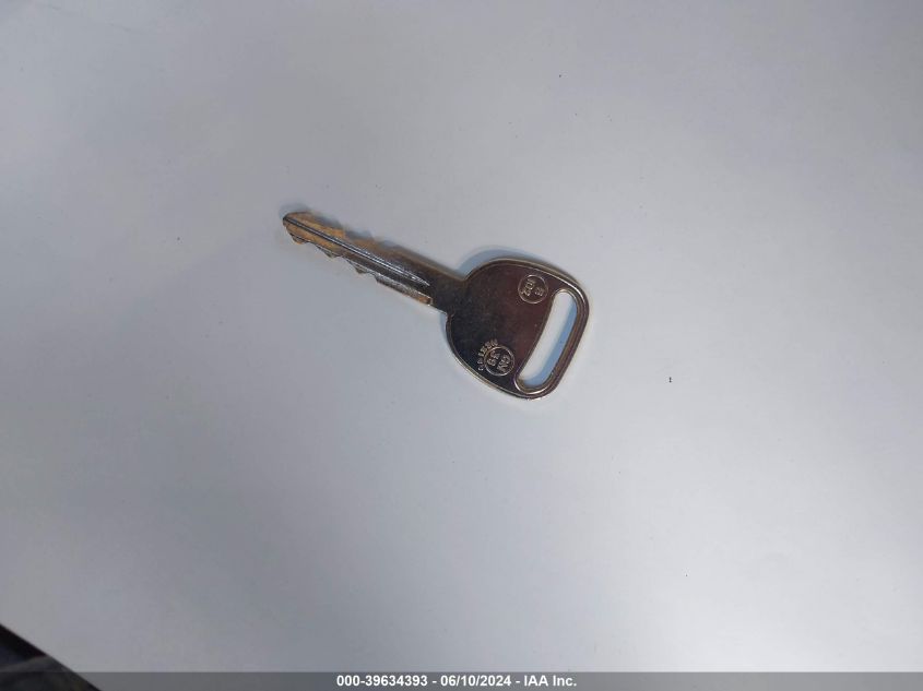 2004 GMC Yukon Slt VIN: 1GKEC13TX4R219644 Lot: 39634393