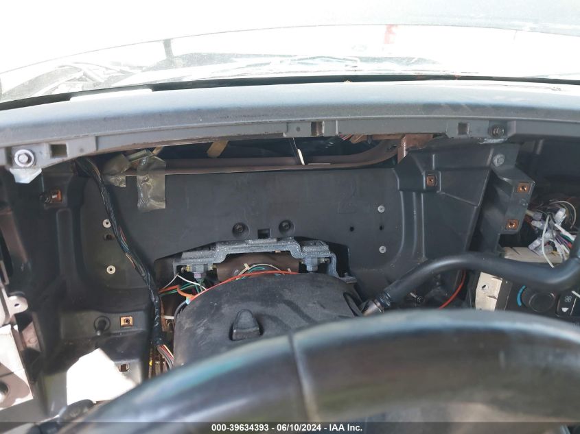 2004 GMC Yukon Slt VIN: 1GKEC13TX4R219644 Lot: 39634393