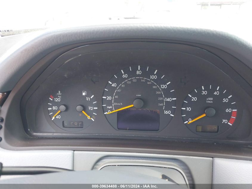 2000 Mercedes-Benz E 320 VIN: WDBJF65J7YA986428 Lot: 39634488