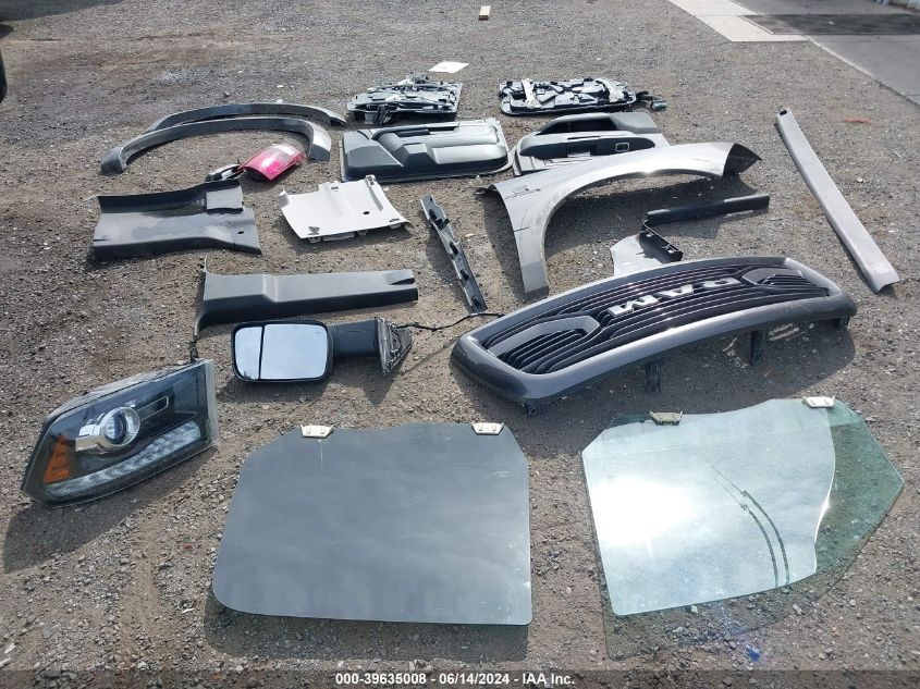 2018 Ram 2500 Laramie Mega Cab 4X4 6'4 Box VIN: 3C6UR5NL7JG322727 Lot: 39635008