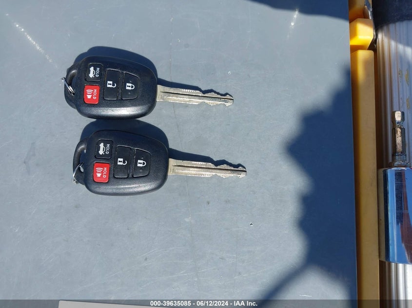 2015 Toyota Corolla Le VIN: 5YFBURHE3FP288760 Lot: 39635085