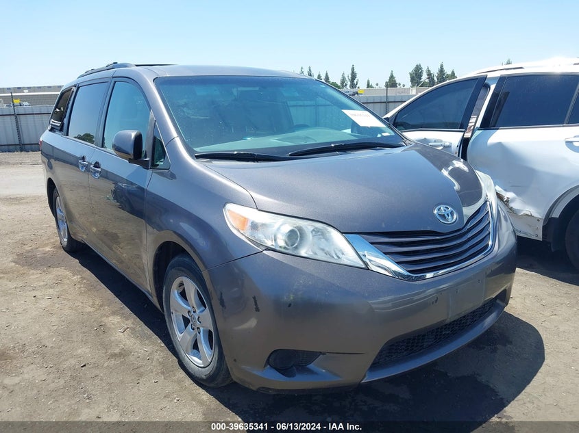 2017 Toyota Sienna Le 8 Passenger VIN: 5TDKZ3DC5HS876463 Lot: 39635341