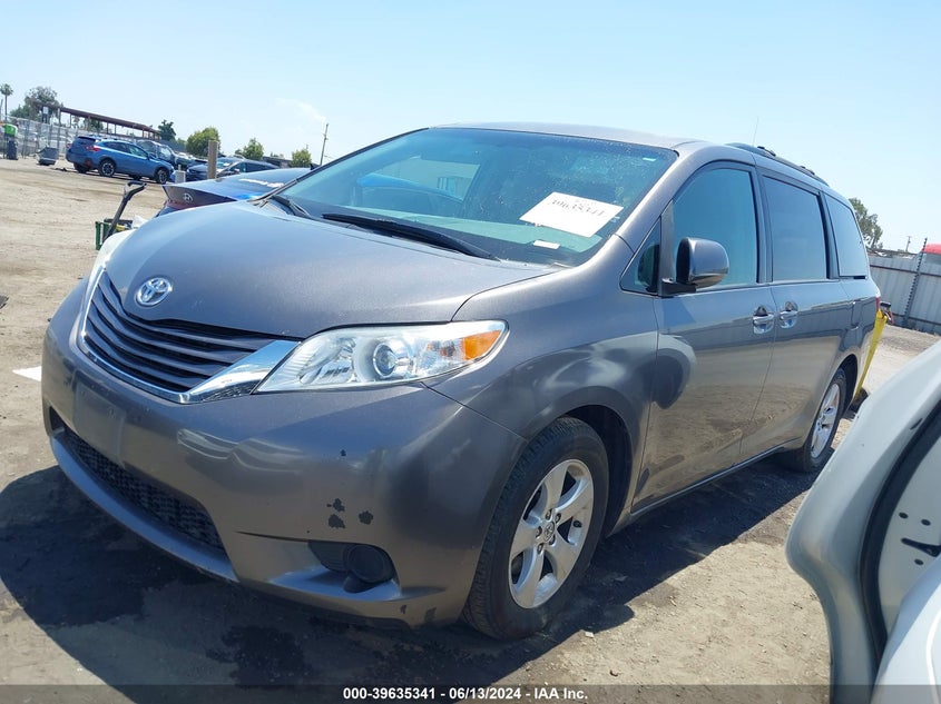 2017 Toyota Sienna Le 8 Passenger VIN: 5TDKZ3DC5HS876463 Lot: 39635341